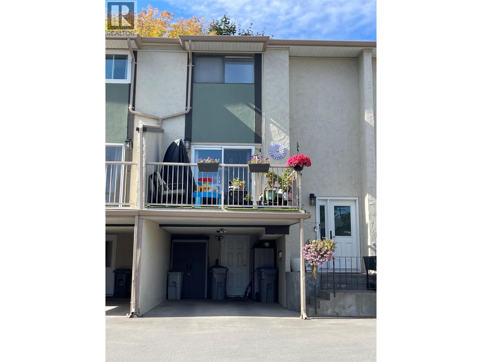 MLS® listing #30312637 for sale located at 1469 SPRINGHILL Drive Unit# 38