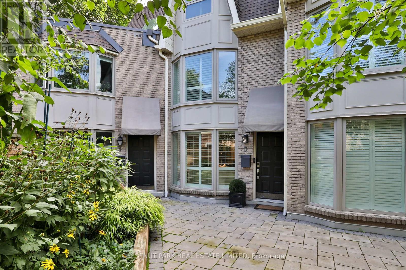 MLS® listing #30312943 for sale located at TH 5 - 95 SUMMERHILL AVENUE