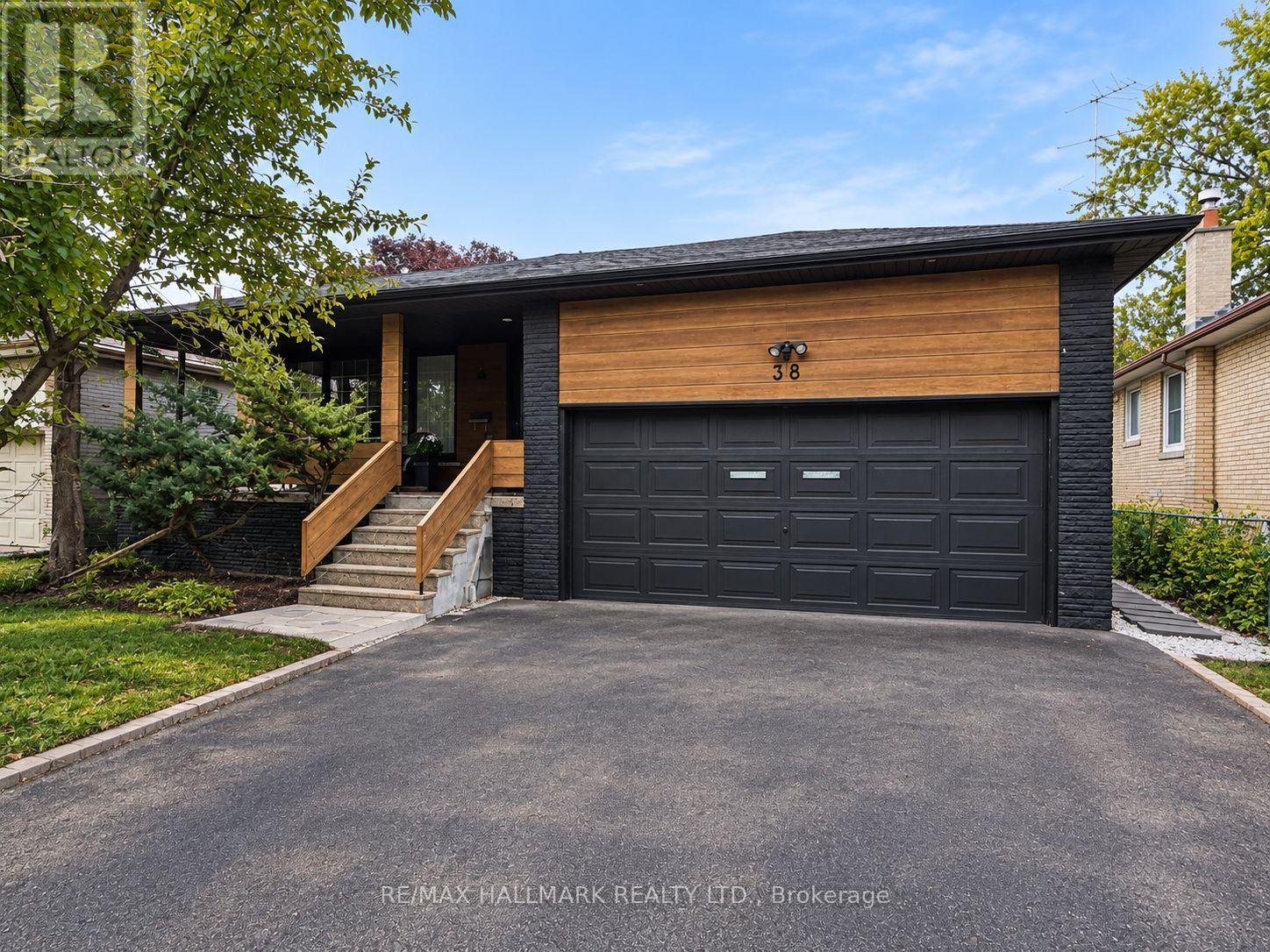 MLS® listing #30312948 for sale located at 38 CAVOTTI CRESCENT