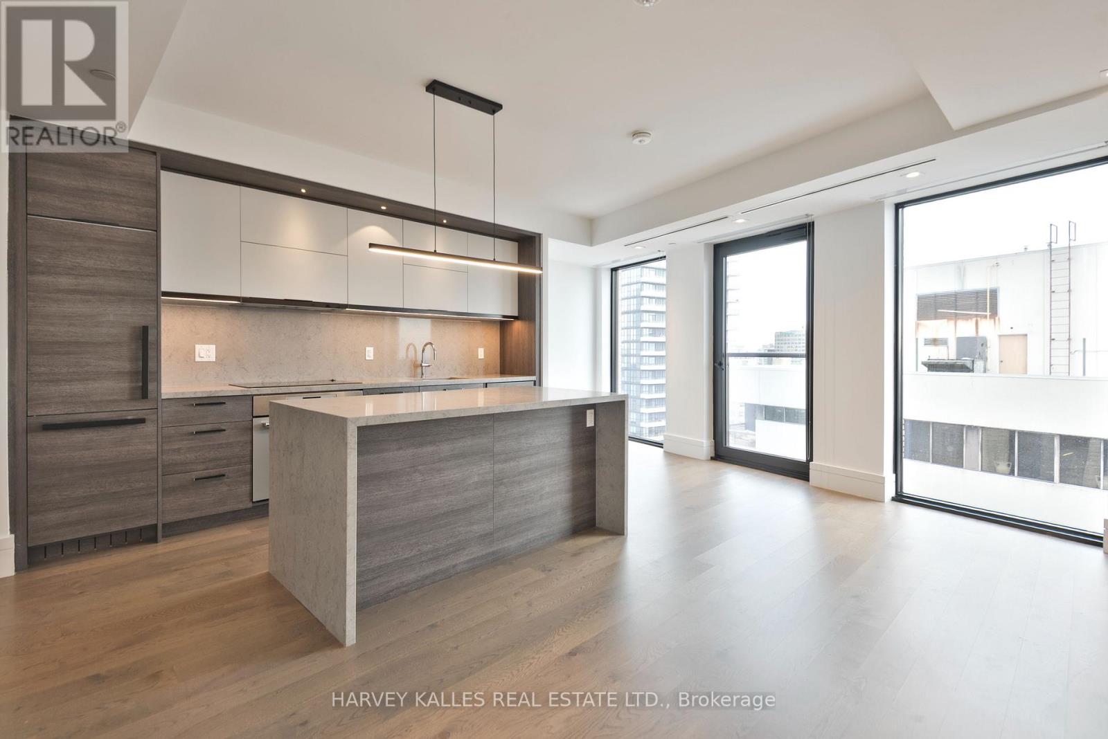 MLS® listing #30314532 for sale located at 1508 - 215 LONSDALE ROAD