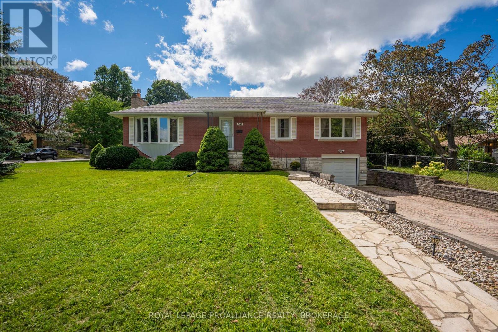 MLS® listing #30315629 for sale located at 302 ARROWHEAD PLACE