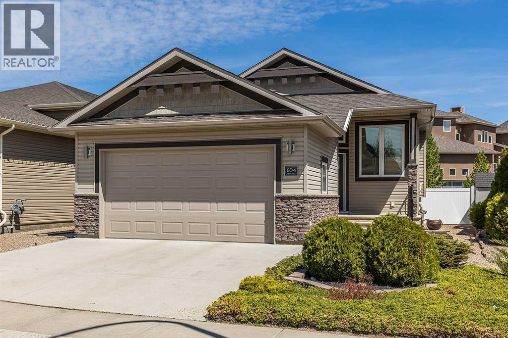 MLS® listing #30315888 for sale located at 604 Vista Drive SE