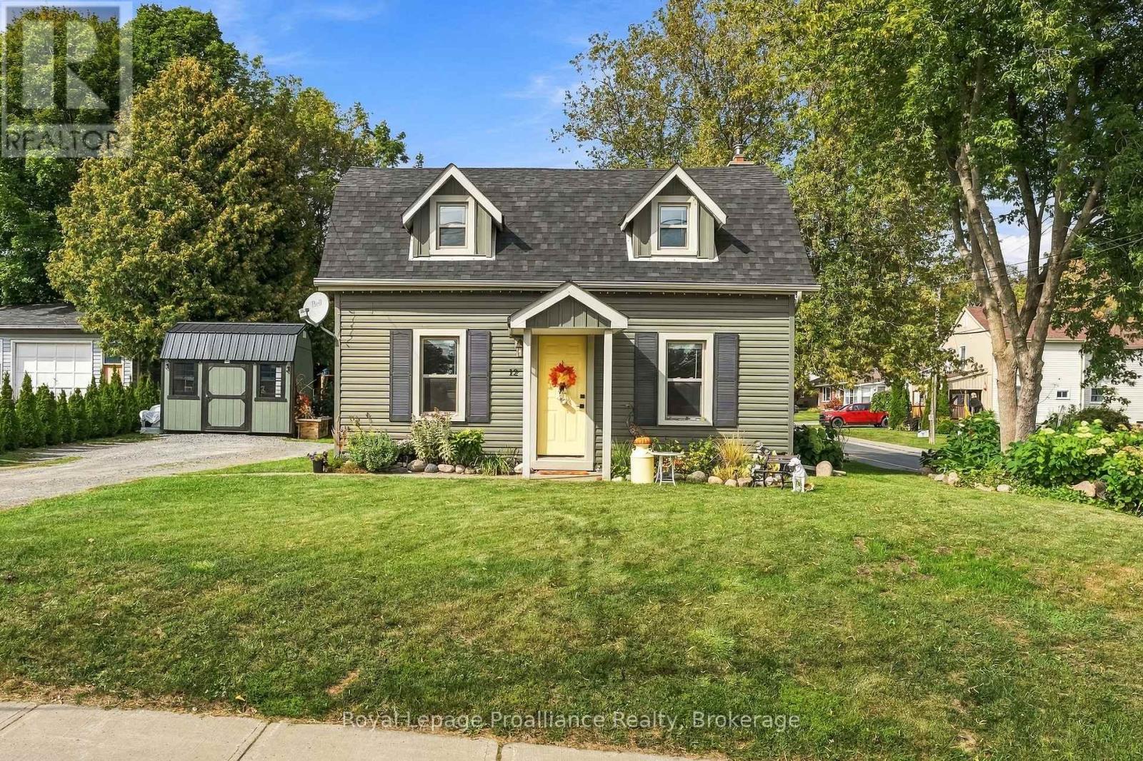 MLS® listing #30315922 for sale located at 12 SINGLETON STREET