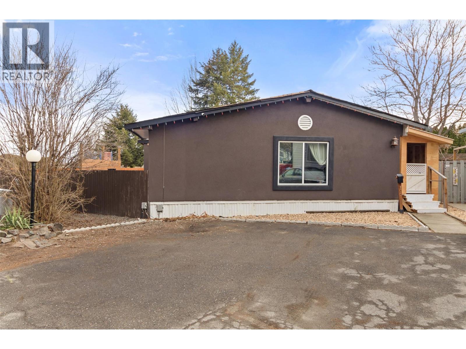 MLS® listing #30316904 for sale located at 2401 ORD Road Unit# 105