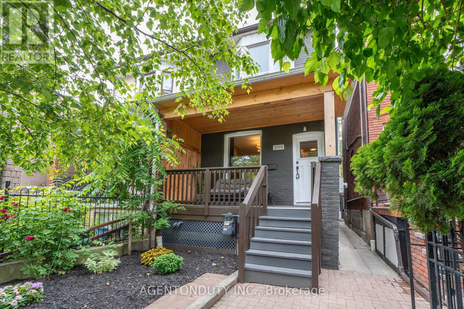 MLS® listing #30316994 for sale located at 200 ST HELEN'S AVENUE