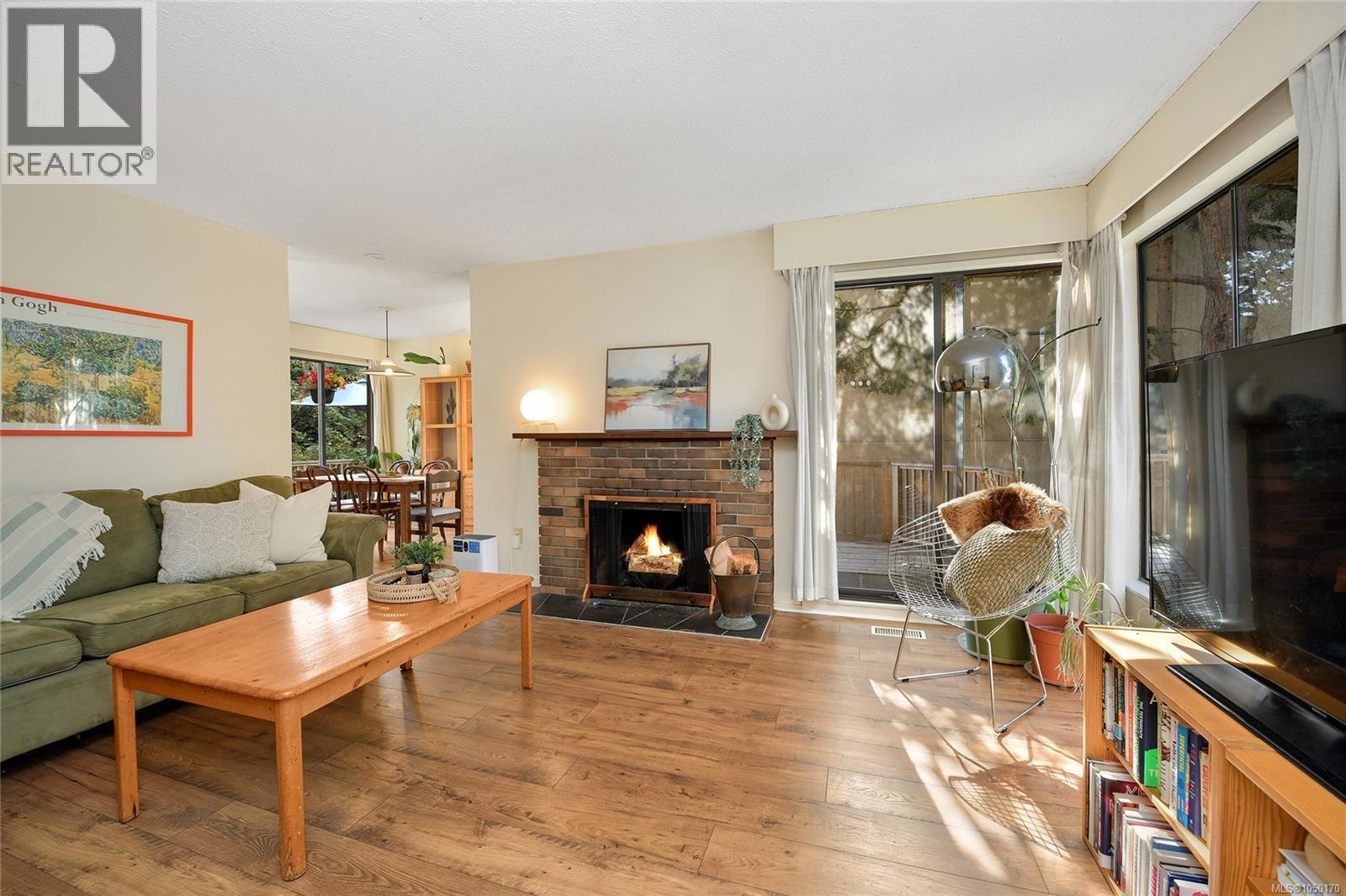 MLS® listing #30318539 for sale located at 4039 Daffodil Pl
