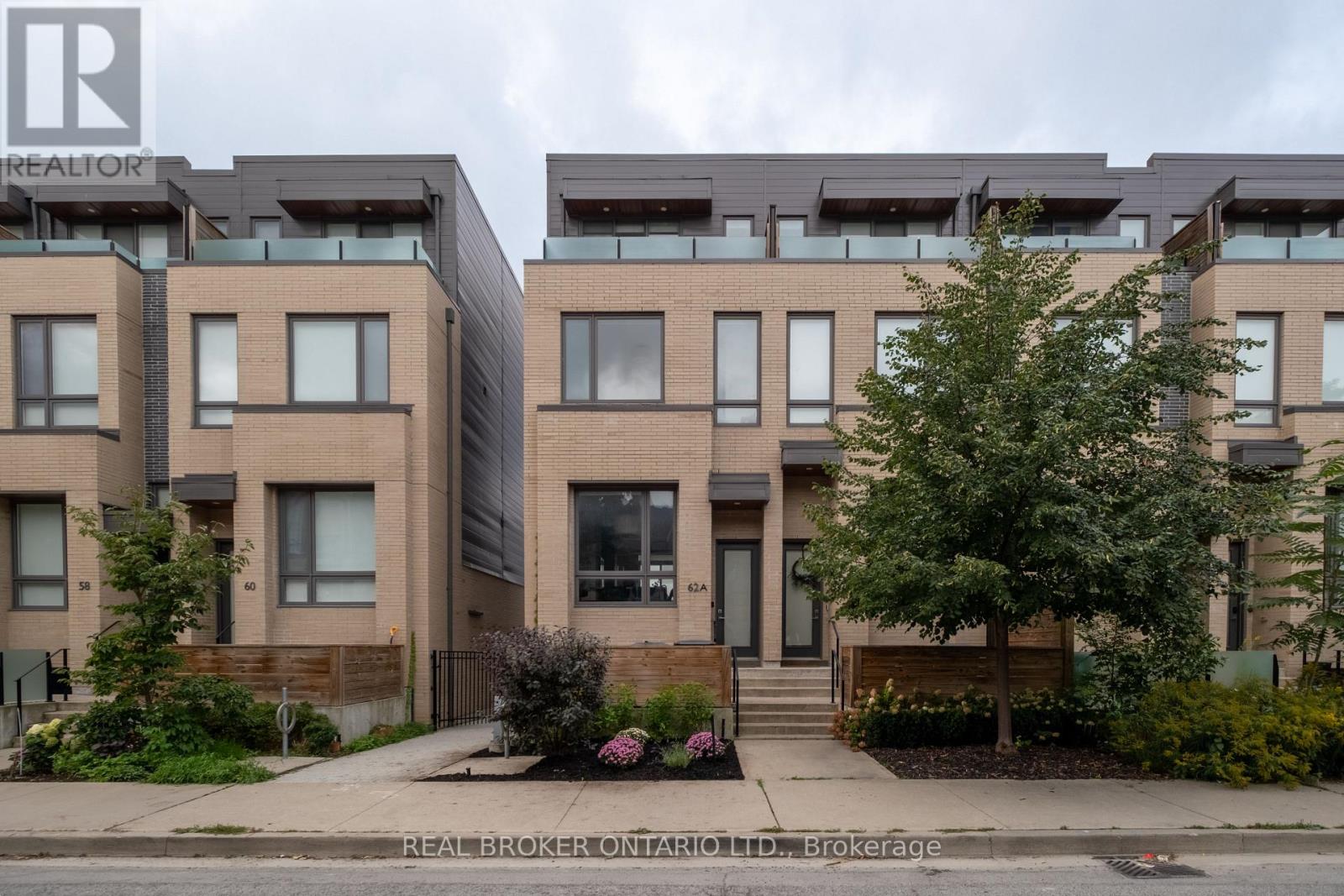 MLS® listing #30318666 for sale located at 62A PERTH AVENUE