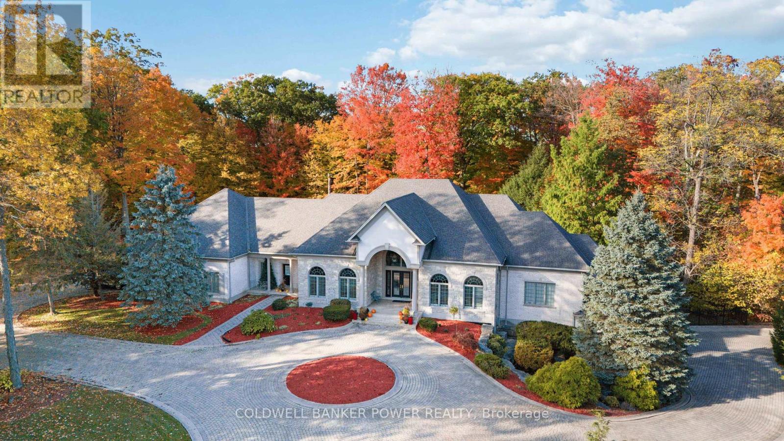 MLS® listing #30318971 for sale located at 7 OLD OAK LANE