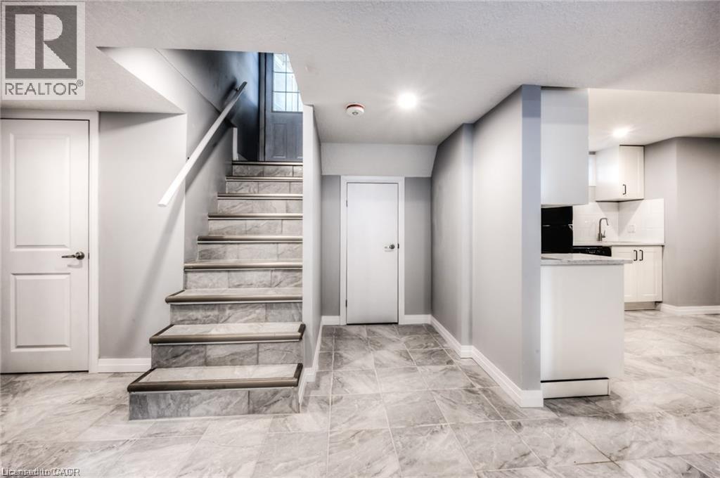 MLS® listing #30320422 for sale located at 33 RUSKVIEW Road Unit# LOWER