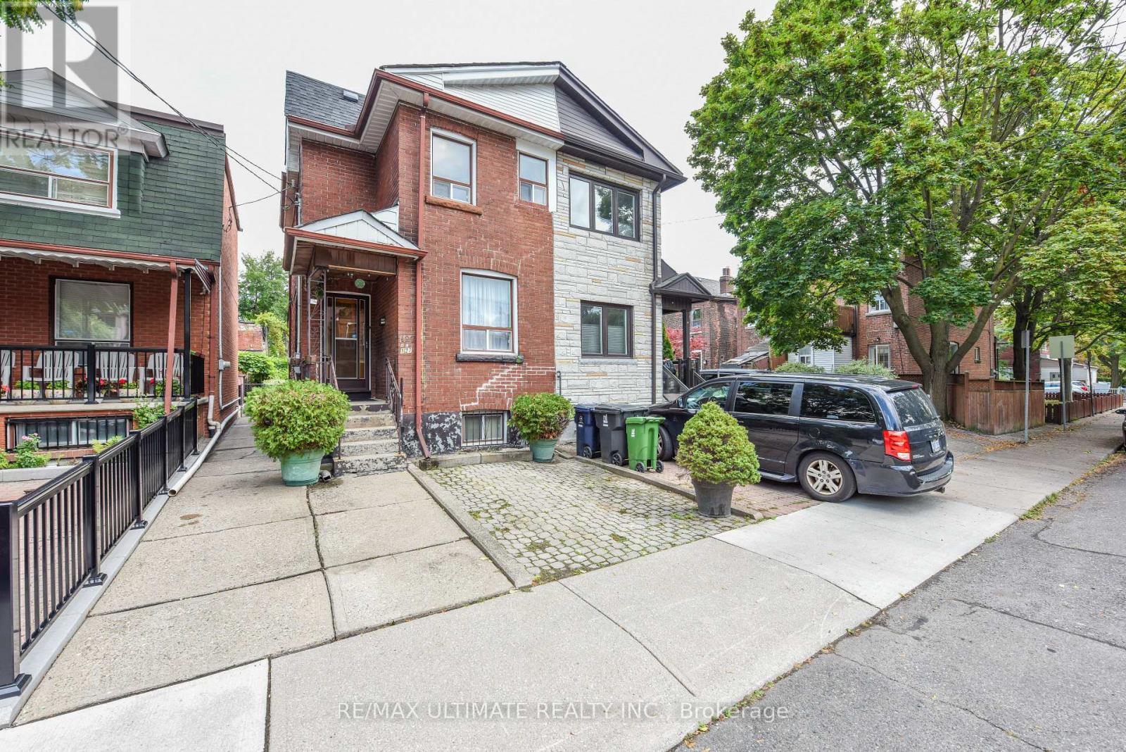 MLS® listing #30321247 for sale located at 127 SALEM AVENUE