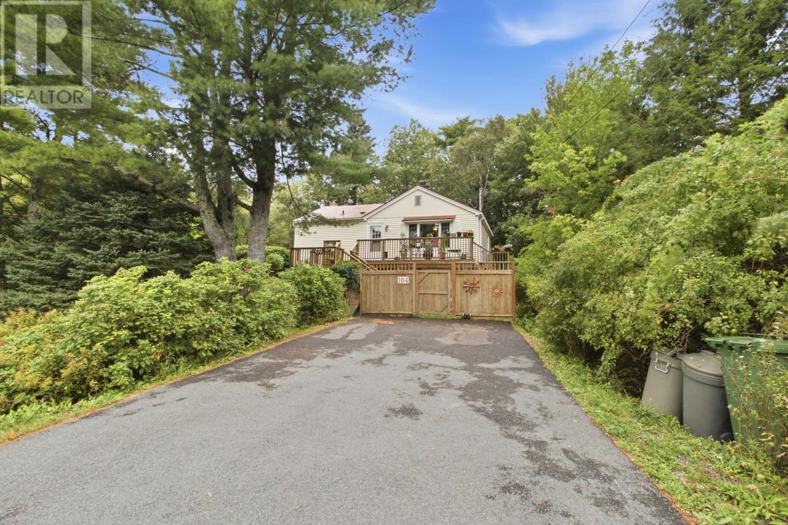 MLS® listing #30321311 for sale located at 104 Lakeview Avenue
