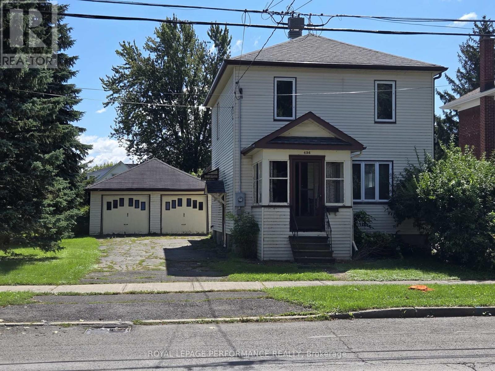 MLS® listing #30321328 for sale located at 436 4TH STREET E