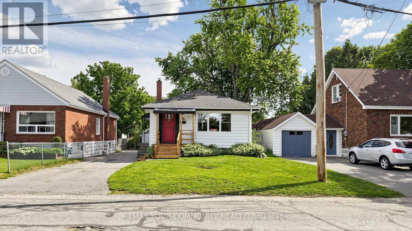 MLS® listing #30321948 for sale located at 675 LUNDYS LANE