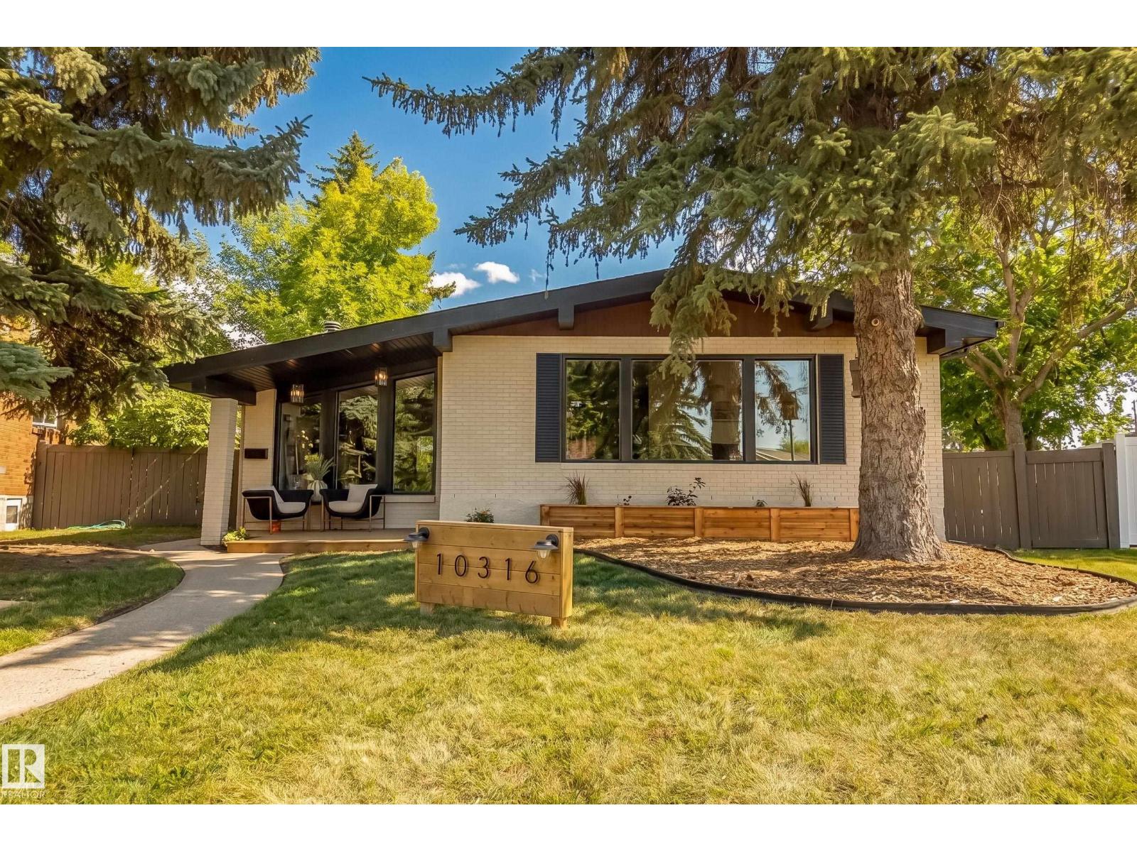 MLS® listing #30323615 for sale located at 10316 42 ST NW