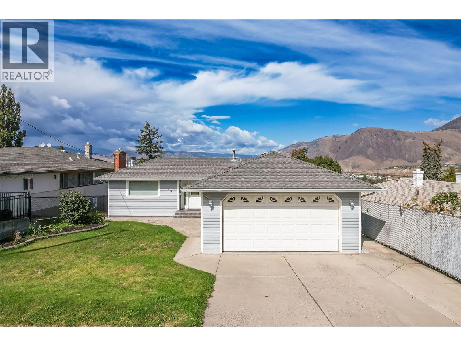 MLS® listing #30325870 for sale located at 690 Fraser Street