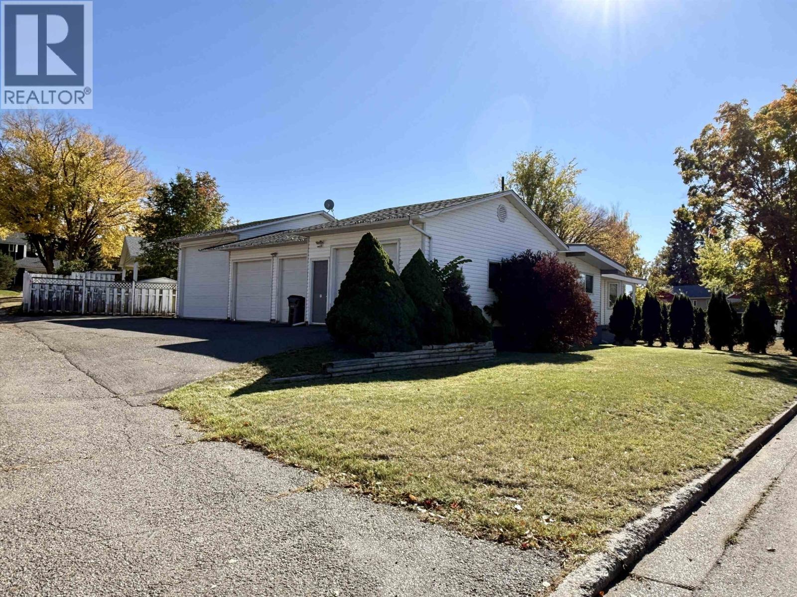 MLS® listing #30326097 for sale located at 1746 IRWIN STREET