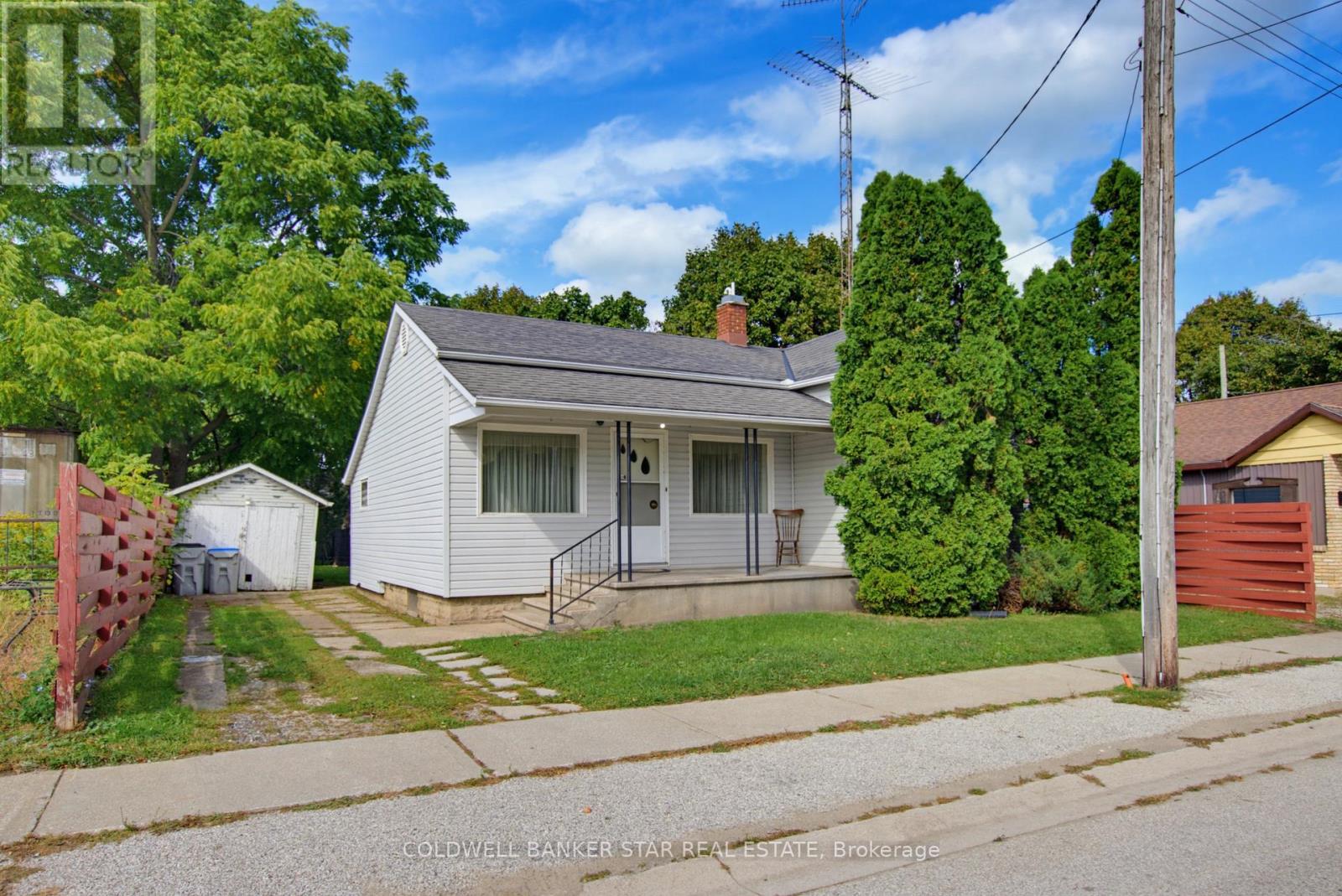 MLS® listing #30326396 for sale located at 14 WASHINGTON STREET
