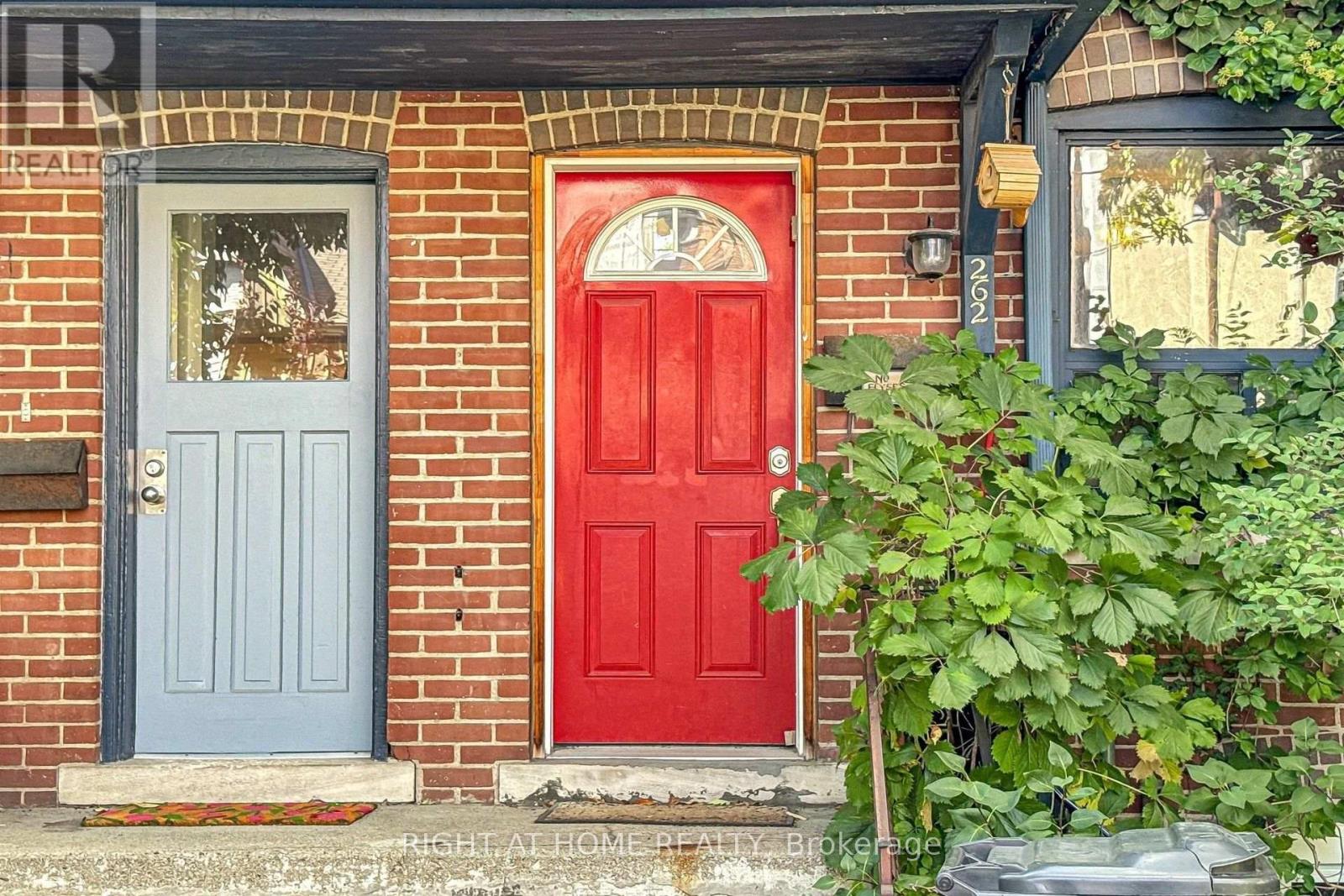 MLS® listing #30326410 for sale located at 262 LIPPINCOTT STREET