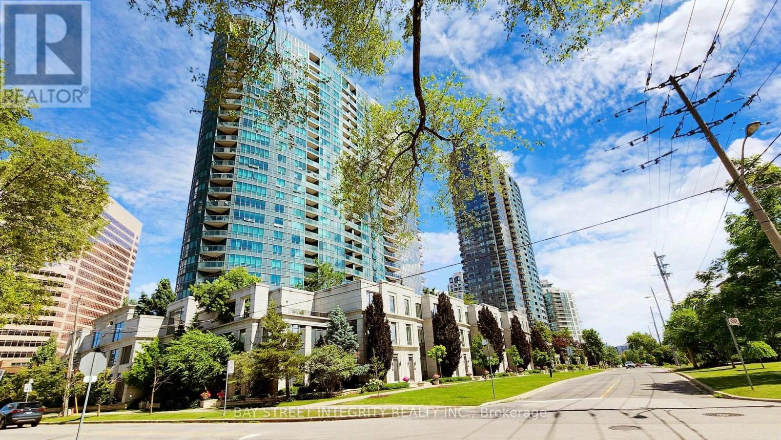 MLS® listing #30326411 for sale located at 1318 - 25 GREENVIEW AVENUE