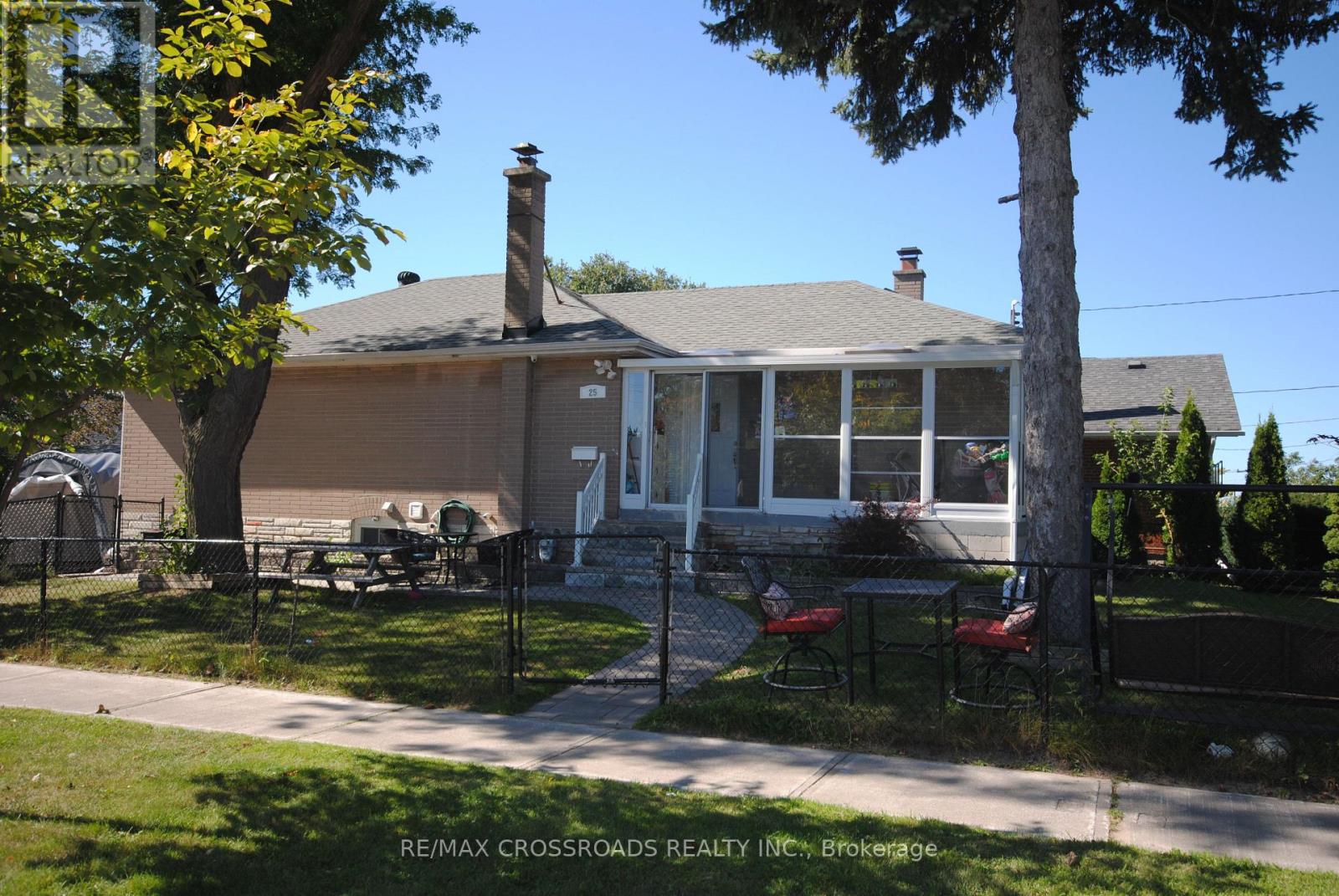 MLS® listing #30326414 for sale located at 25 ARBUTUS CRESCENT
