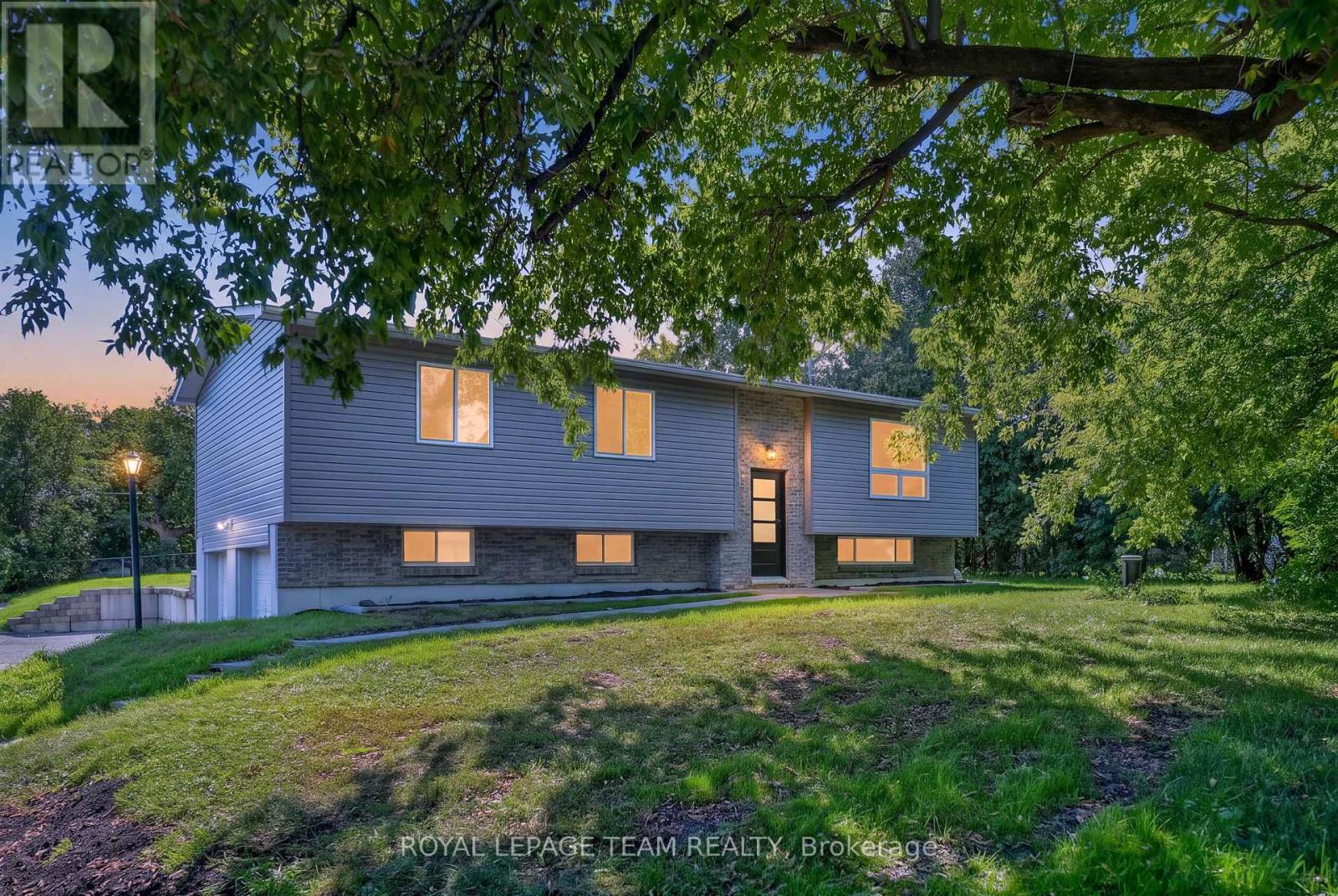 MLS® listing #30326587 for sale located at 6614 PARKWAY ROAD