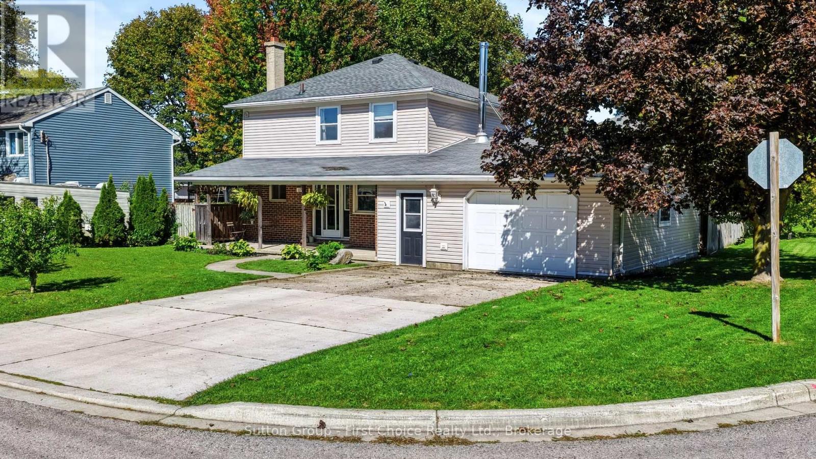 MLS® listing #30326669 for sale located at 17 REGINA ROAD