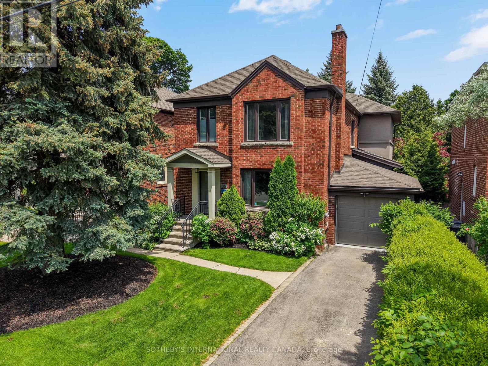 MLS® listing #30328918 for sale located at 35 BELGRAVE AVENUE