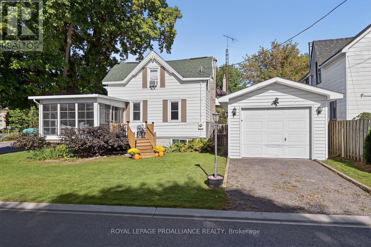 MLS® listing #30331478 for sale located at 155 HENRY STREET