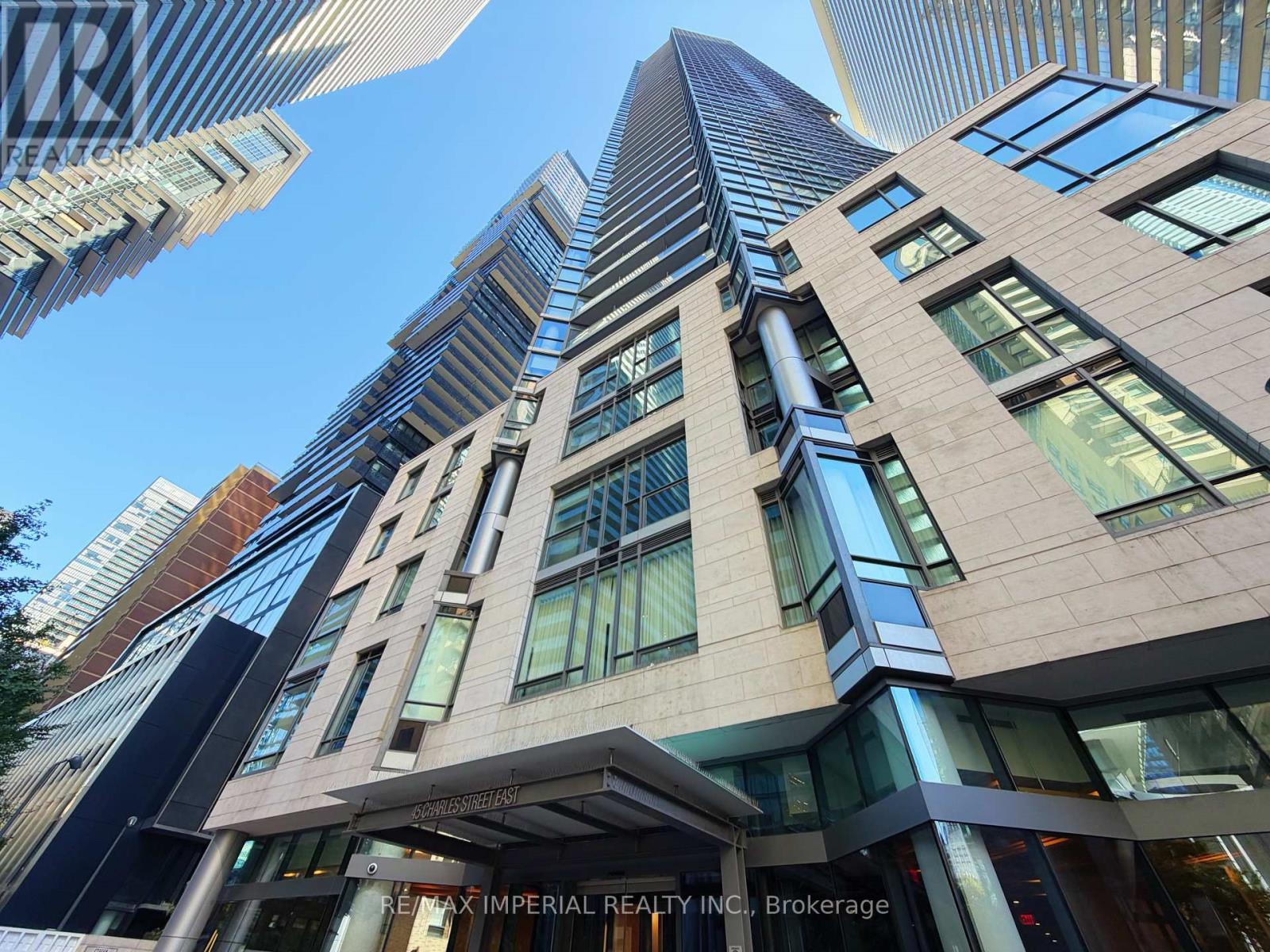 MLS® listing #30331491 for sale located at 4011 - 45 CHARLES STREET E