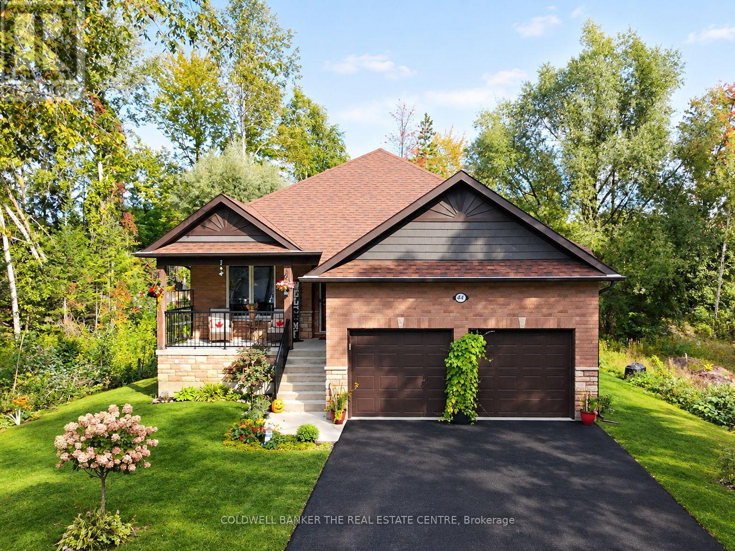 MLS® listing #30331579 for sale located at 44 IRIS DRIVE