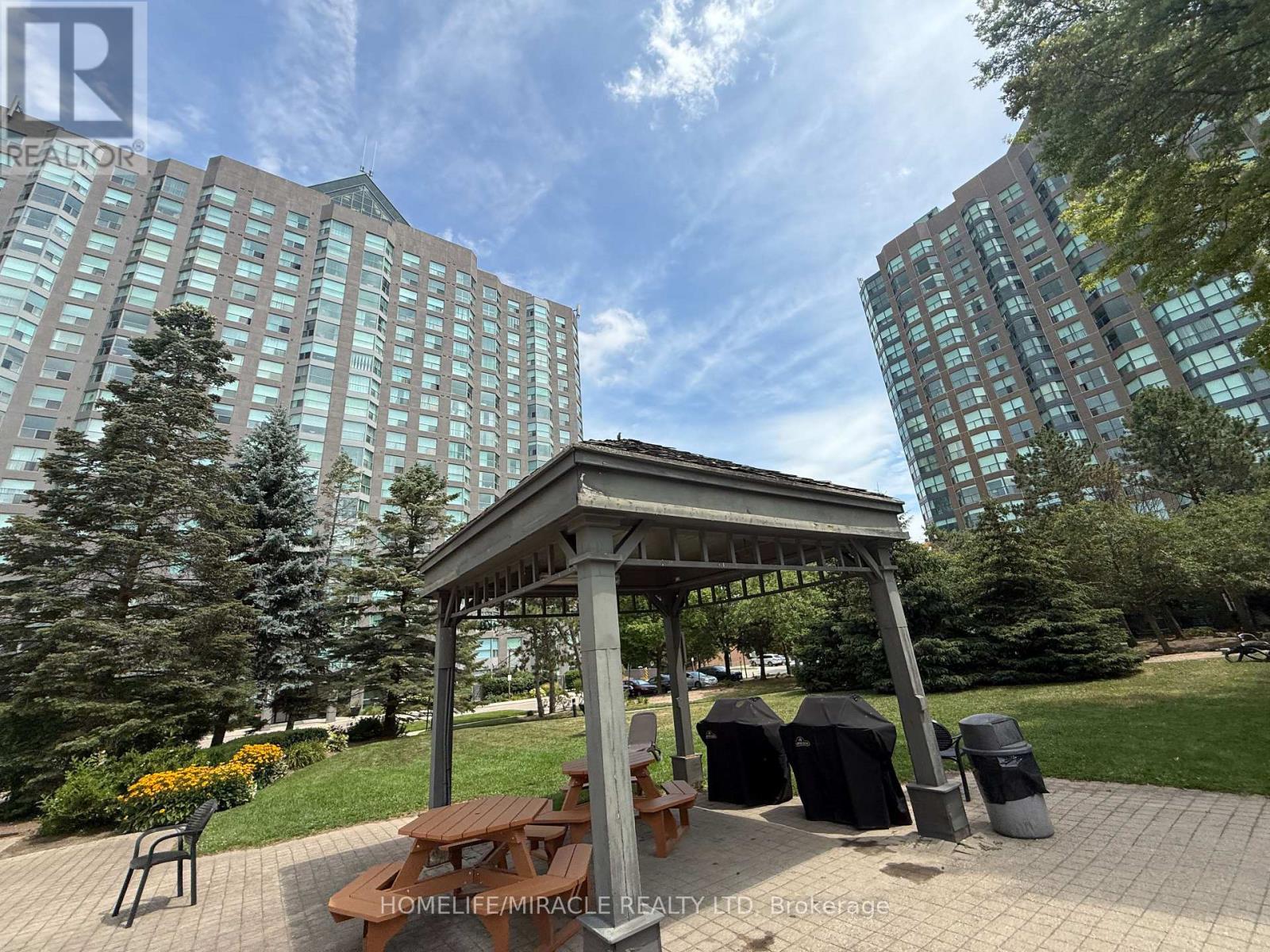 MLS® listing #30331730 for sale located at 609 - 2177 BURNHAMTHORPE ROAD W
