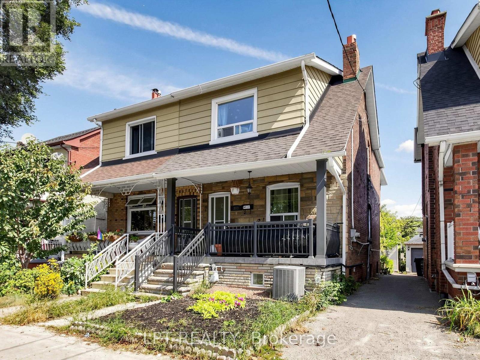 MLS® listing #30331809 for sale located at 303 OAKWOOD AVENUE