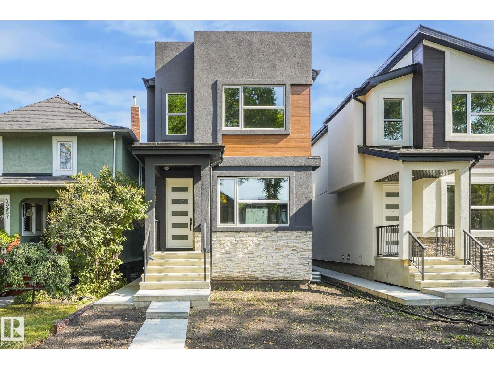MLS® listing #30332382 for sale located at 10965 129 ST NW