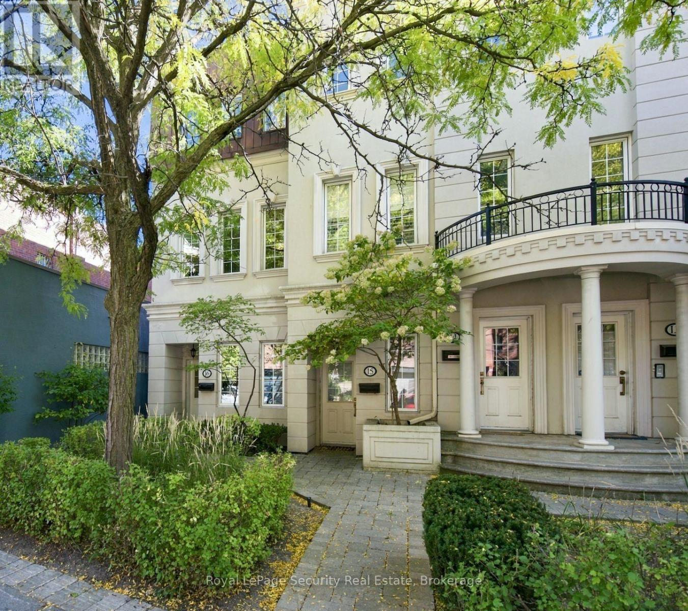 MLS® listing #30333683 for sale located at 16 - 645 DAVENPORT ROAD