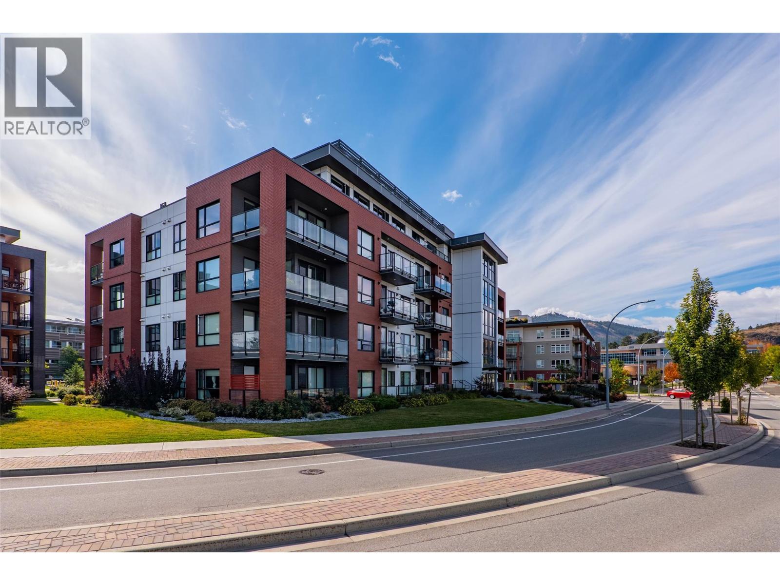 MLS® listing #30337606 for sale located at 875 UNIVERSITY Drive Unit# 203