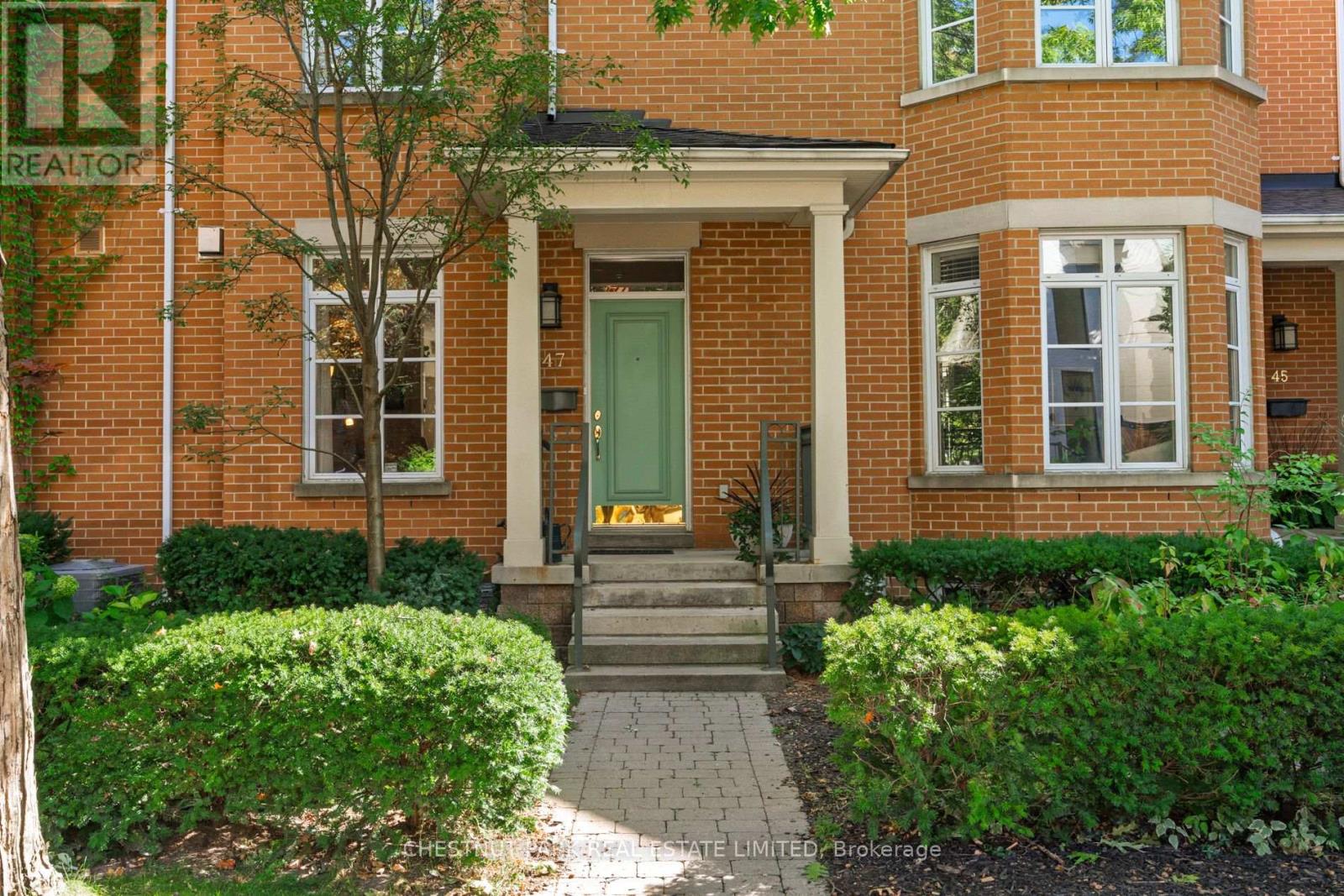 MLS® listing #30338715 for sale located at 47 SHAFTESBURY AVENUE