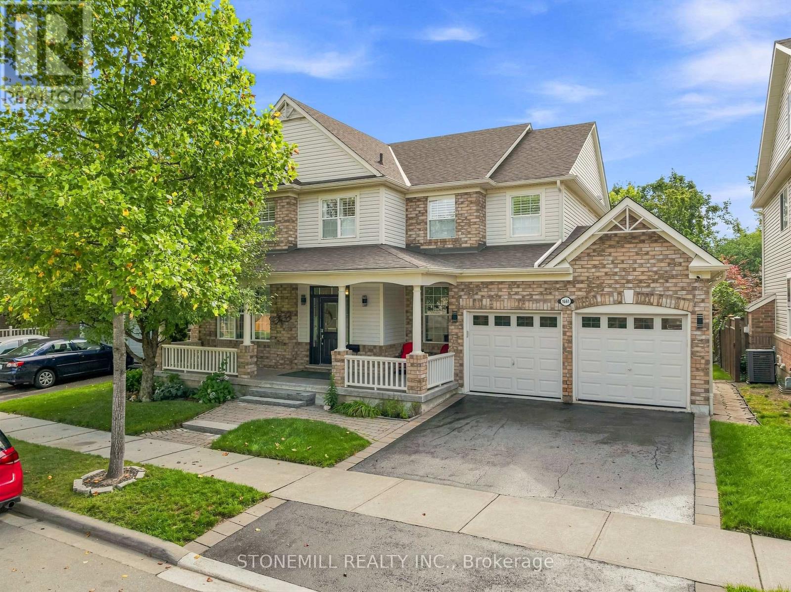MLS® listing #30339237 for sale located at 1661 DEMPSEY CRESCENT