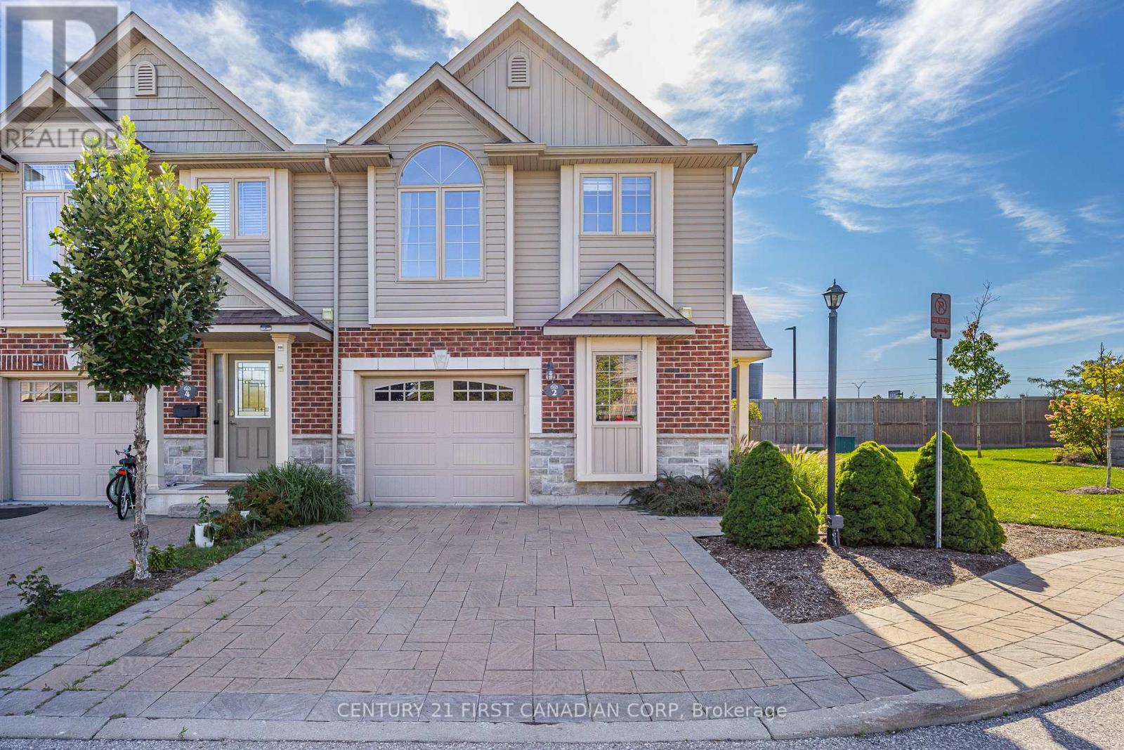 MLS® listing #30339585 for sale located at 2 - 3399 CASTLE ROCK PLACE