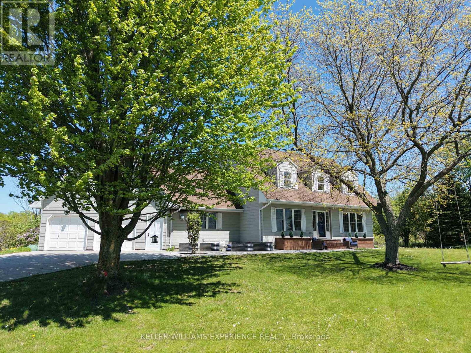 MLS® listing #30339713 for sale located at 2 ALGONQUIN HEIGHTS COURT