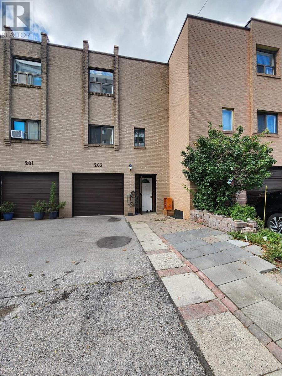MLS® listing #30341127 for sale located at 82 - 203 LOTHERTON PATHWAY