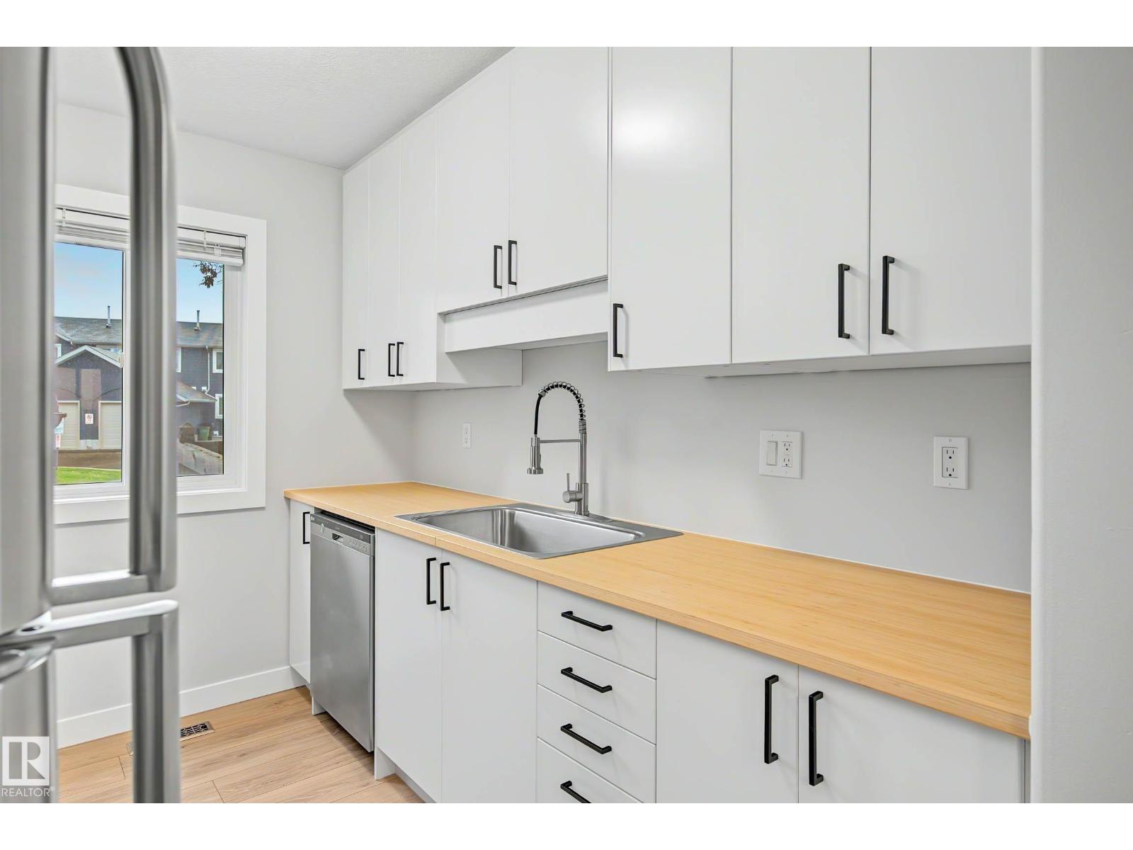 MLS® listing #30344584 for sale located at #22 14803 34 ST NW