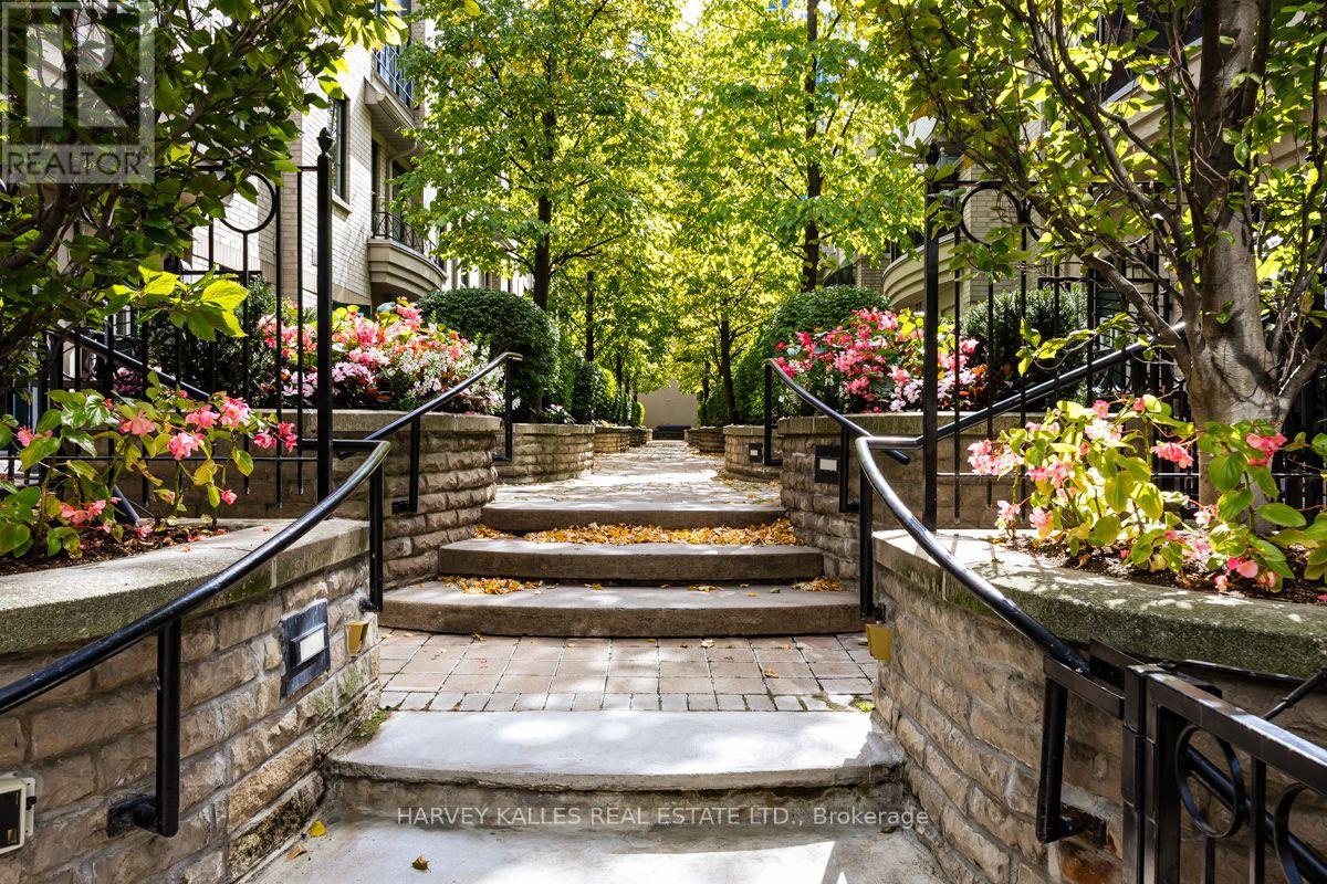 MLS® listing #30345718 for sale located at TH 9 - 1 BAXTER STREET