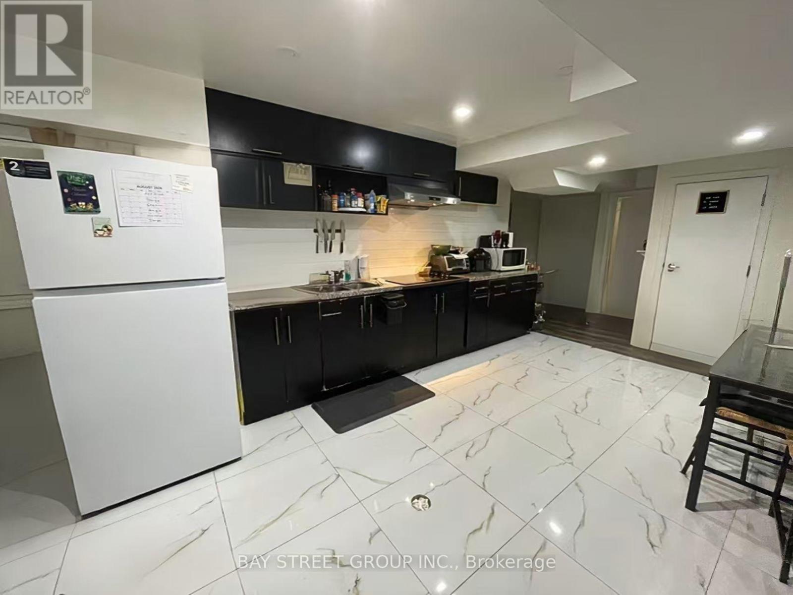 MLS® listing #30347707 for sale located at BSMT - 191 PLEASANT AVENUE