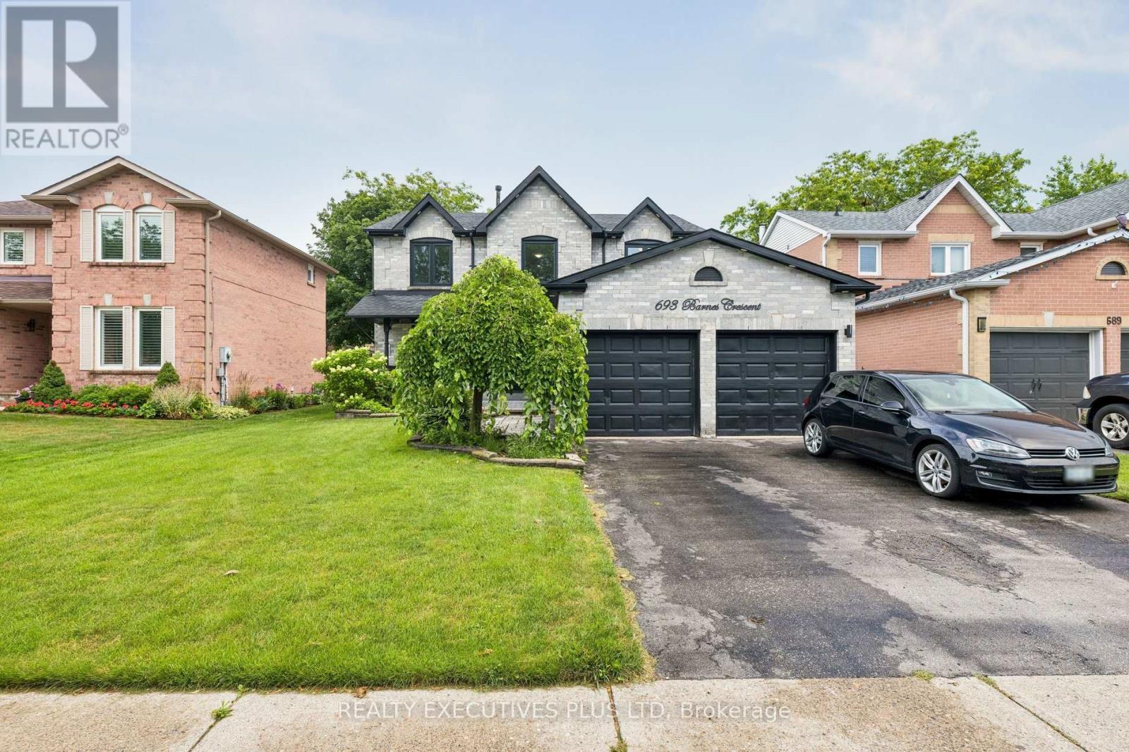 MLS® listing #30347709 for sale located at 693 BARNES CRESCENT