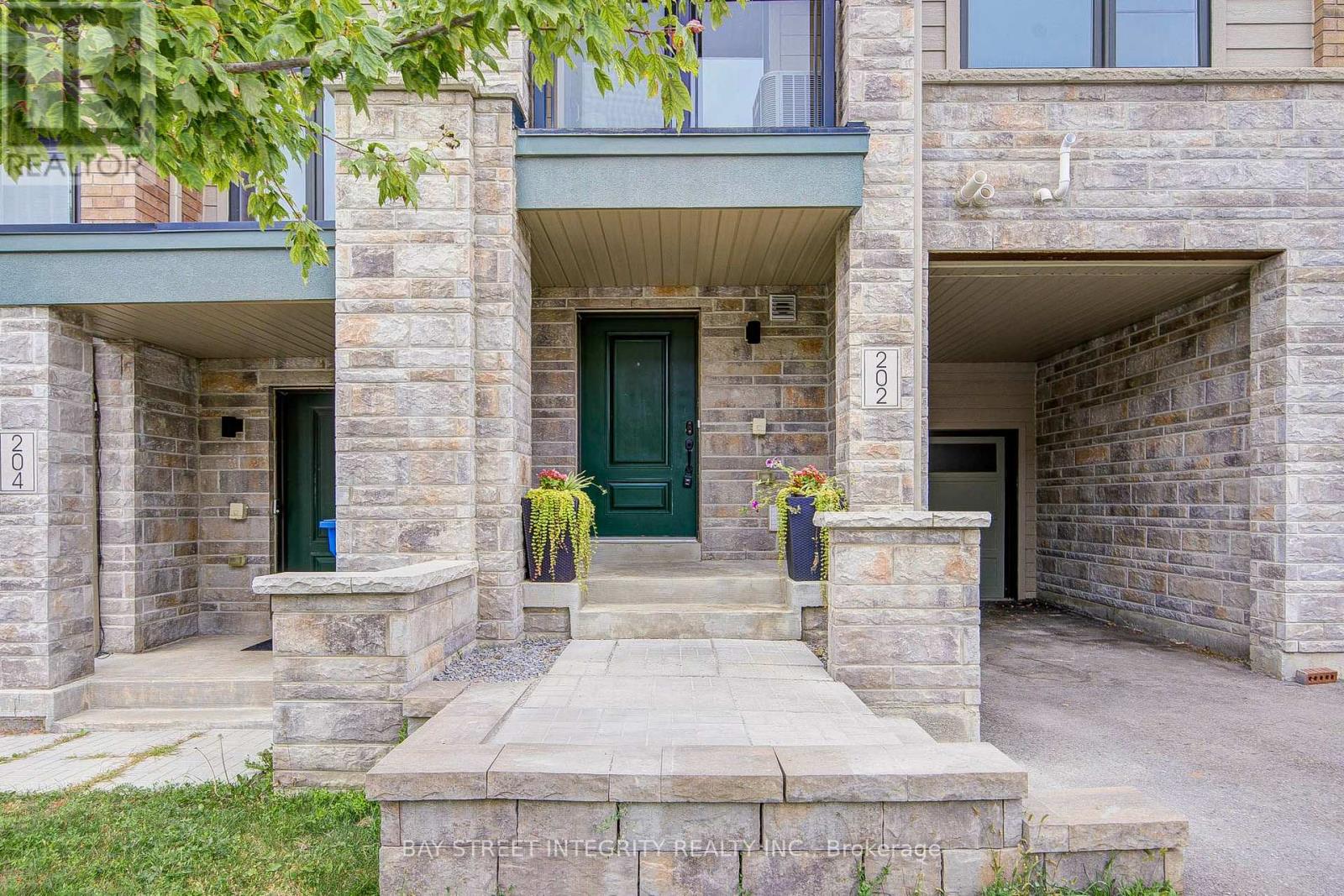 MLS® listing #30347719 for sale located at 202 VIVANT STREET