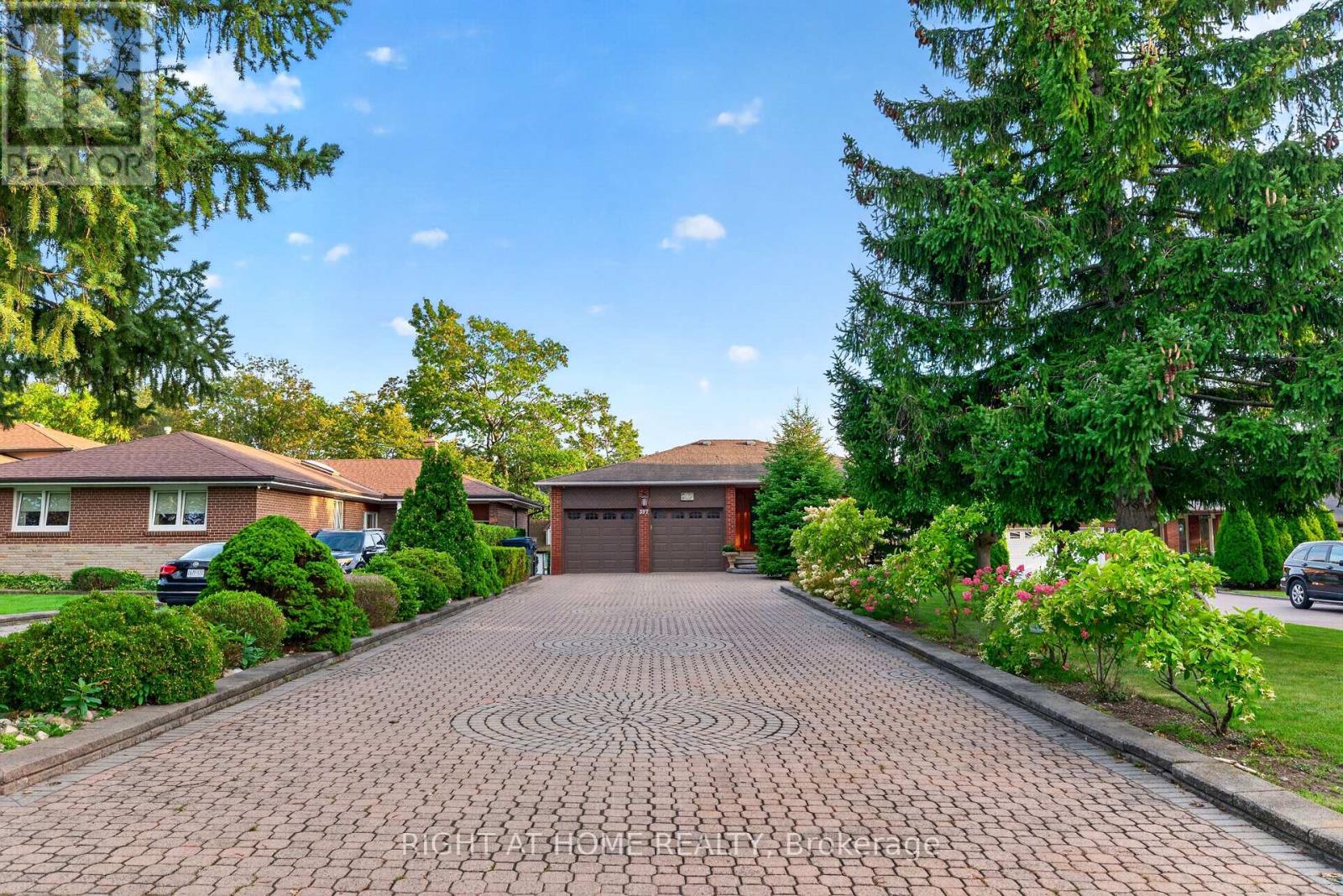 MLS® listing #30347731 for sale located at 397 MAPLE LEAF DRIVE