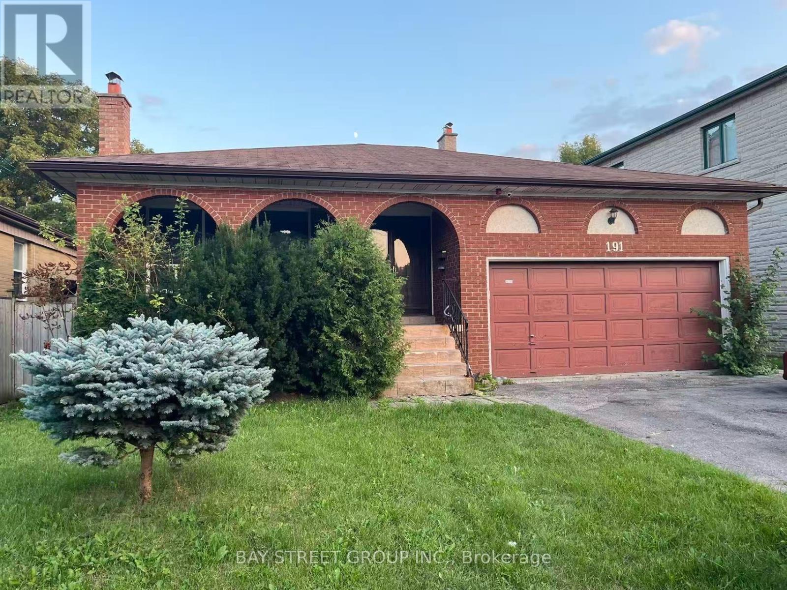MLS® listing #30347742 for sale located at MAIN - 191 PLEASANT AVENUE