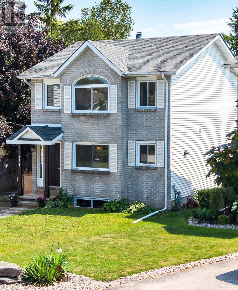 MLS® listing #30348132 for sale located at 724 STE MARIE STREET