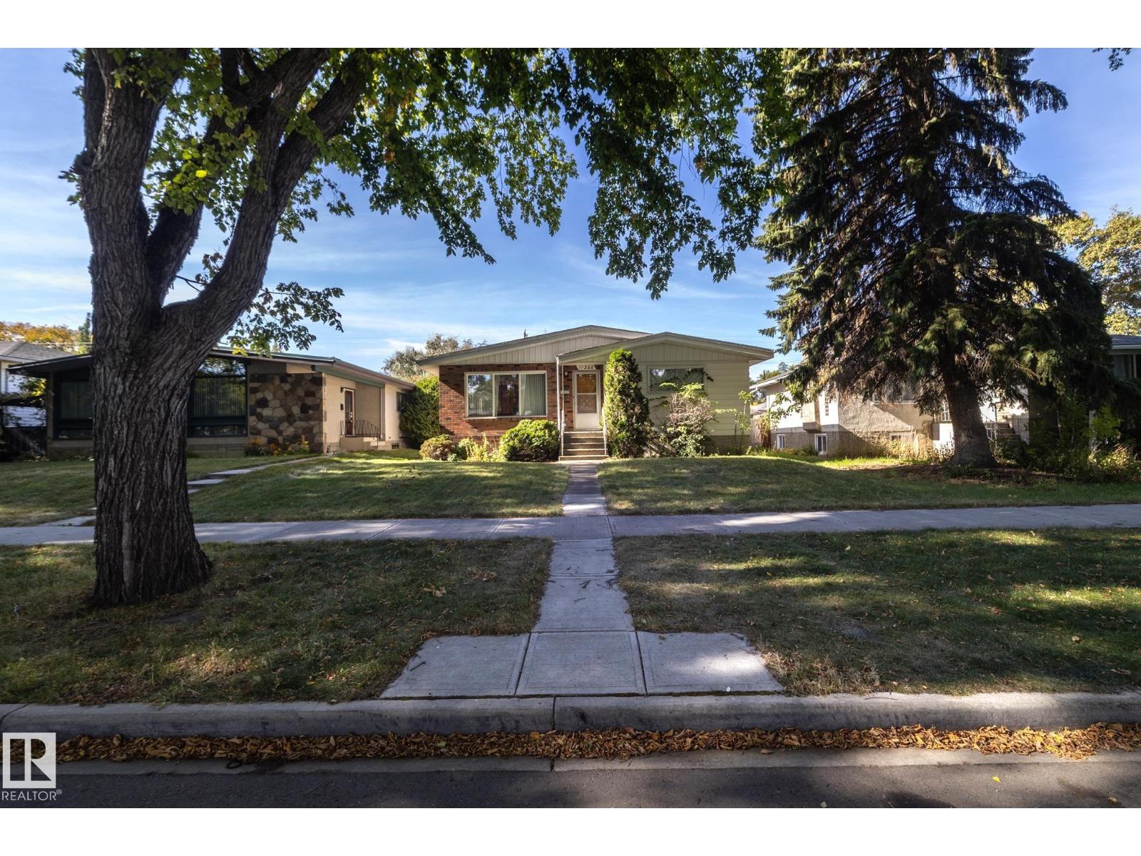 MLS® listing #30348247 for sale located at 11322 52 ST NW