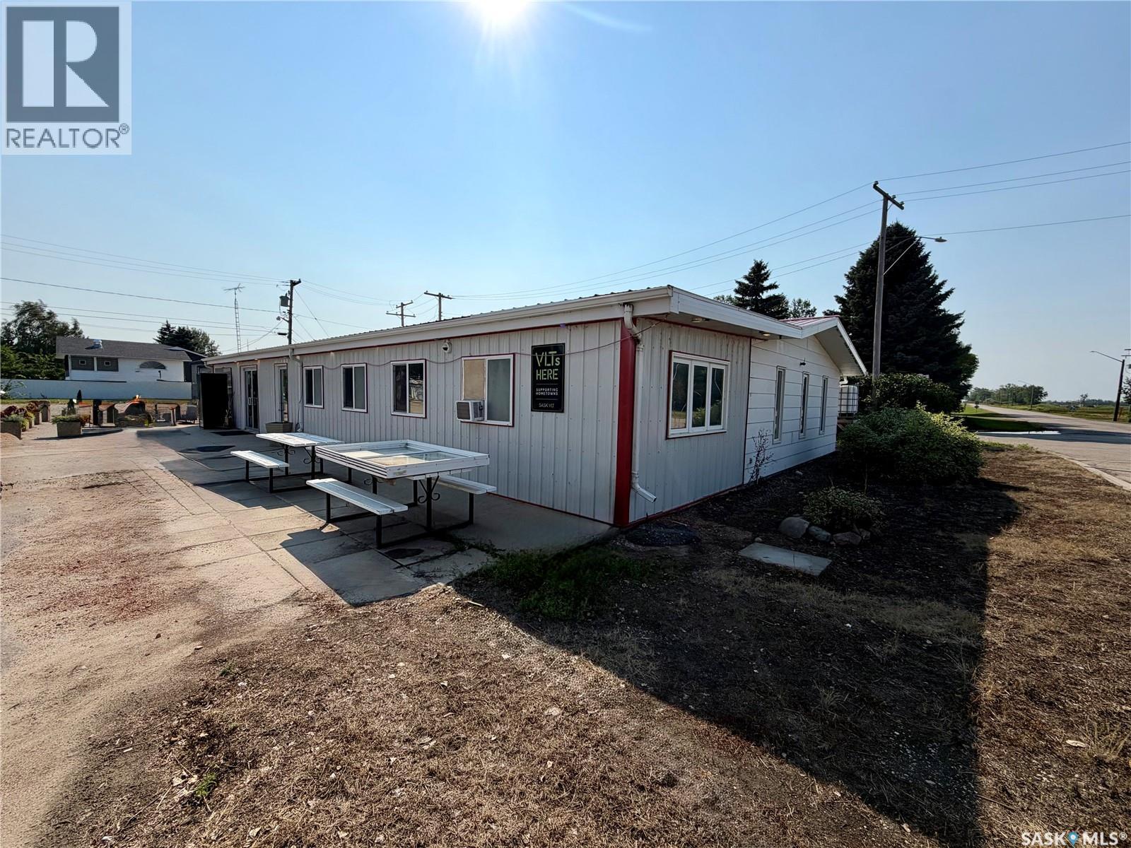 MLS® listing #30349577 for sale located at 1020 Railway AVENUE